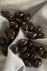 Dark chocolate almonds